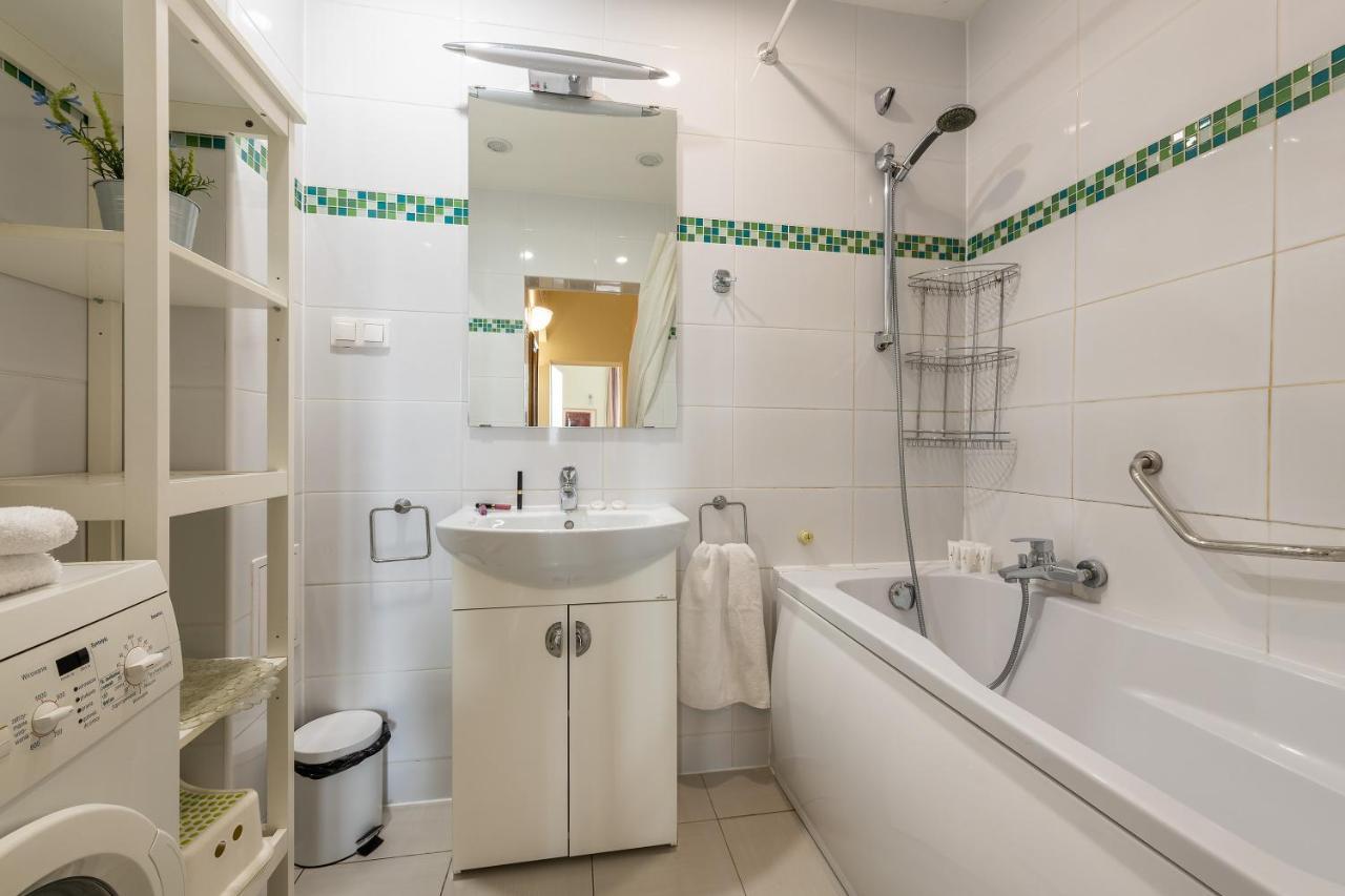 Two Bedroom Apartment For 6 People Varşova Dış mekan fotoğraf